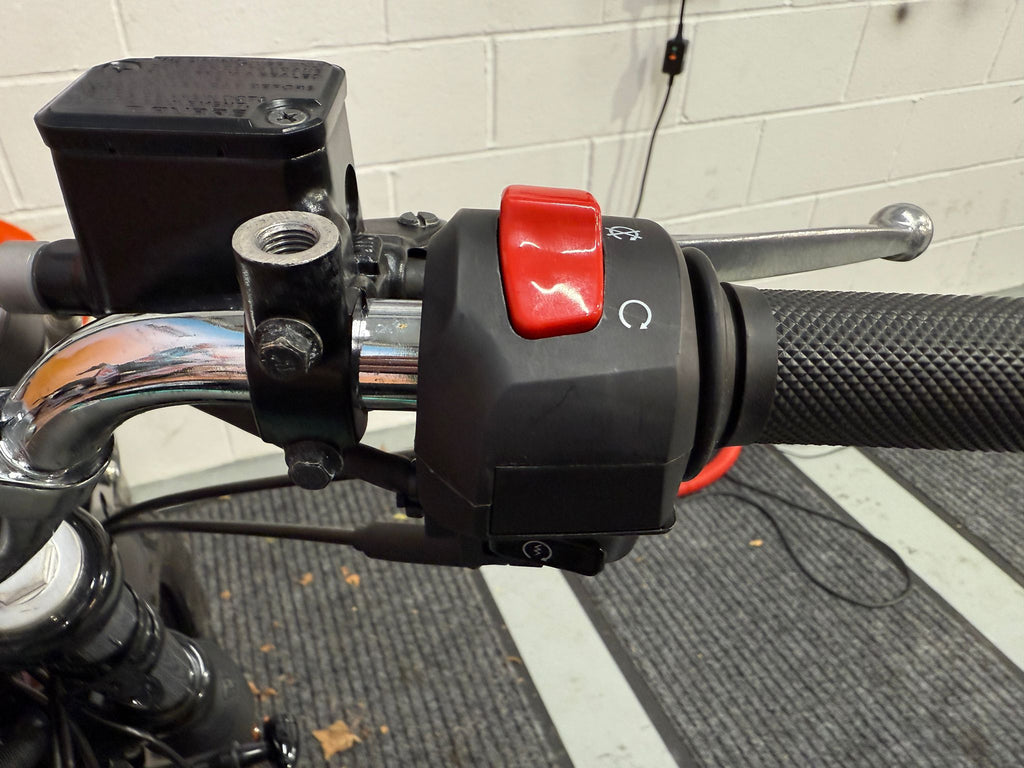 Interceptor Street Scrambler (648cc) 2022