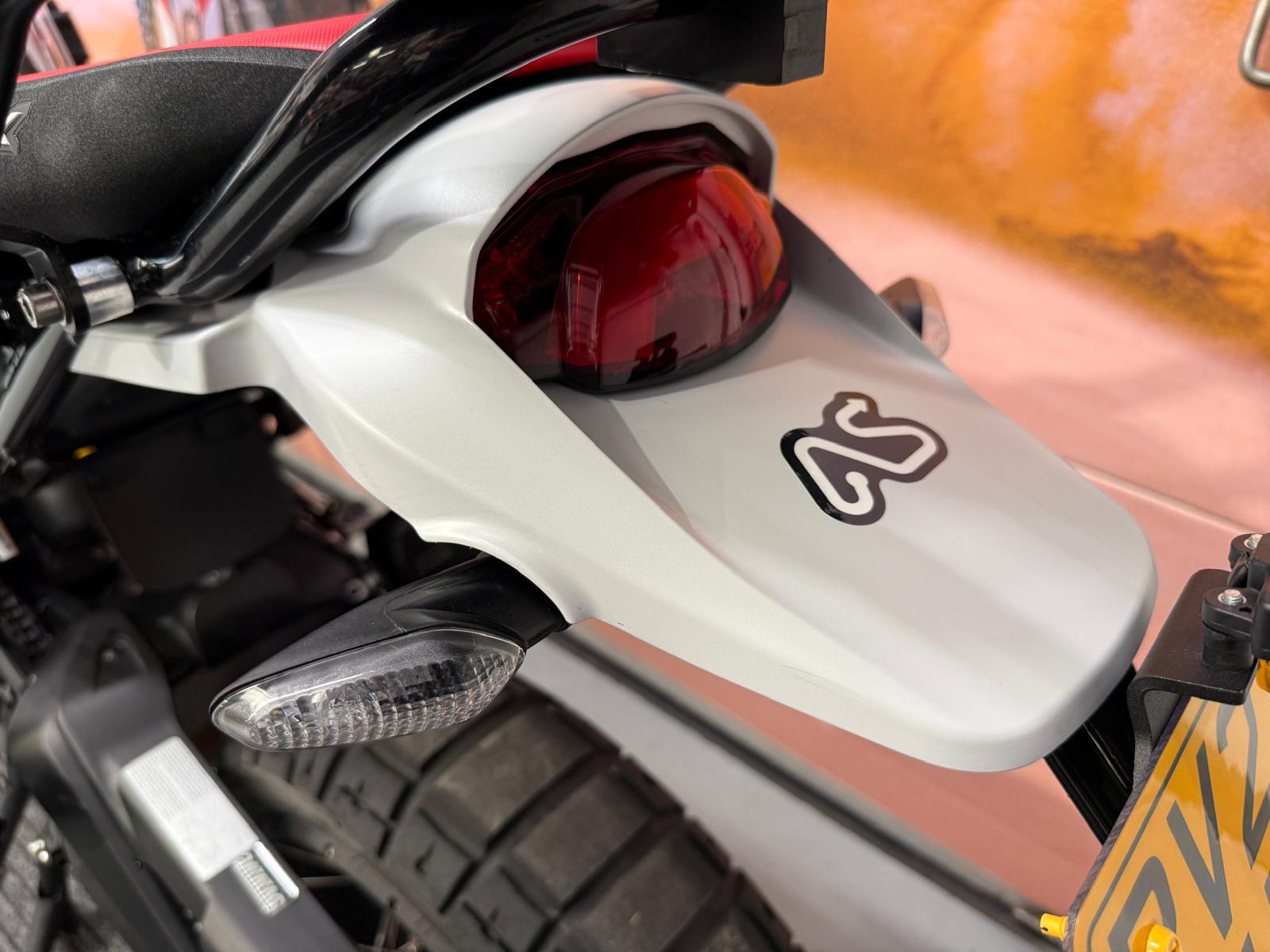 Desert X (937cc) 2023