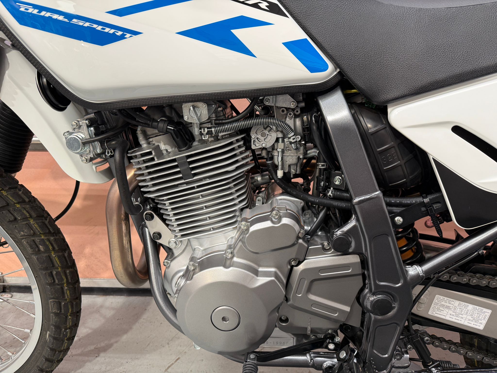 DR 650 Dual Sport (644cc) 2025