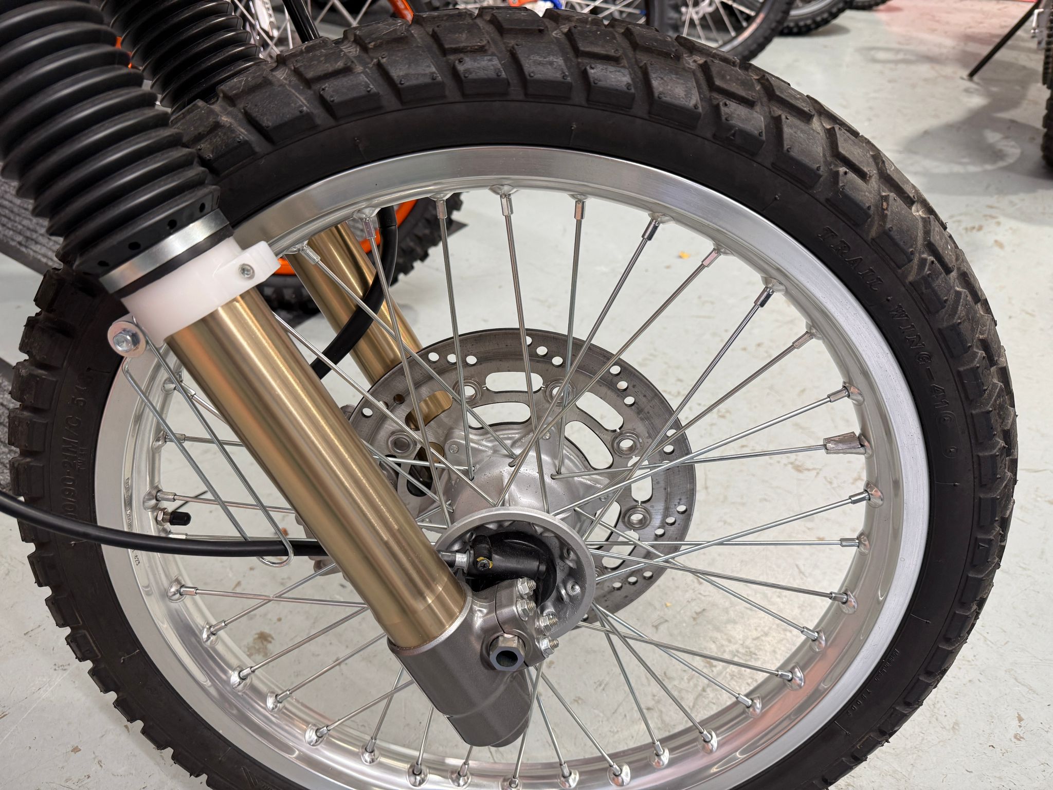 DR 650 Dual Sport (644cc) 2025