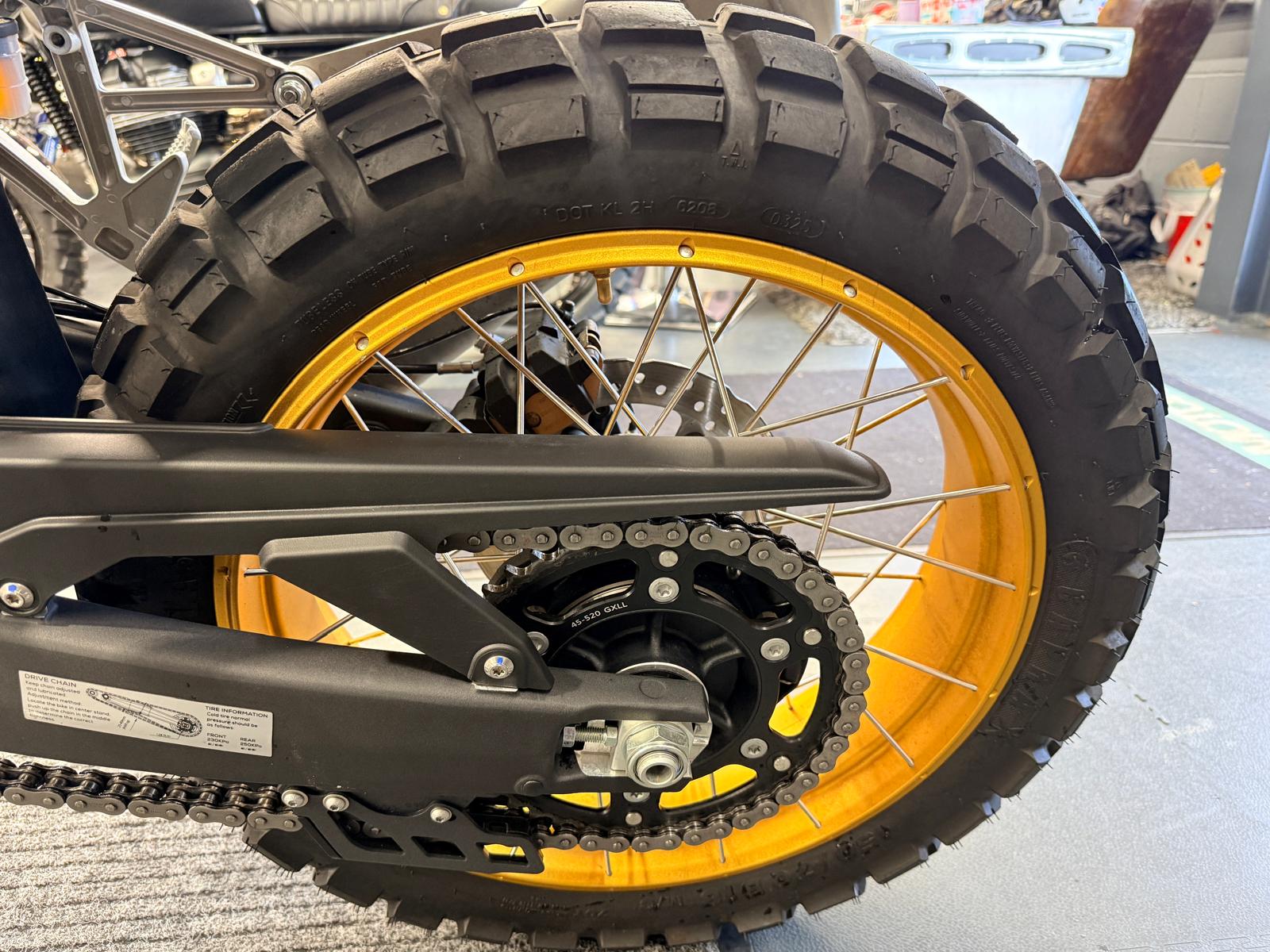 800X Pro (799cc) 2024