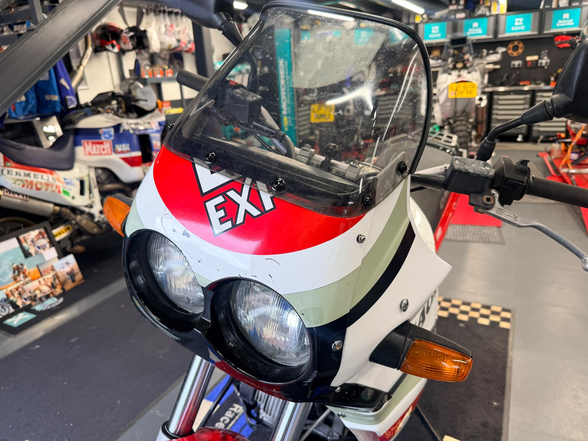 750 Elefant Lucky Explorer (748cc) 1993