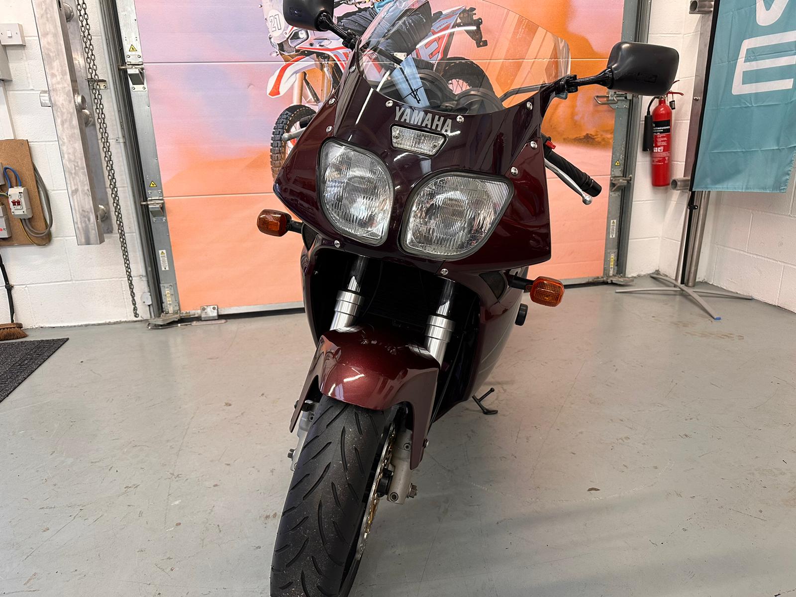 FZR 600 R (599cc) 1995