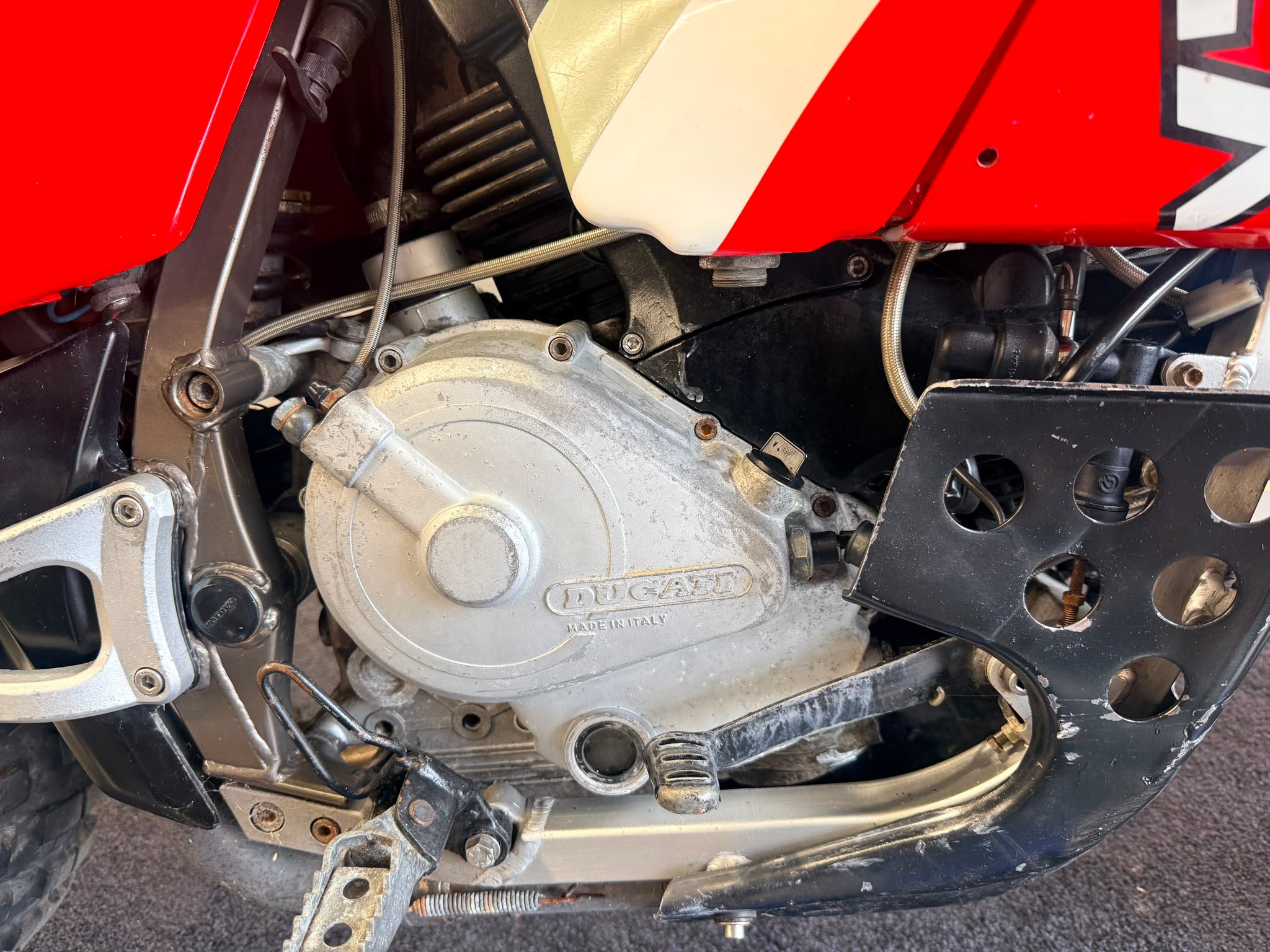 750 Elefant Lucky Explorer (748cc) 1993