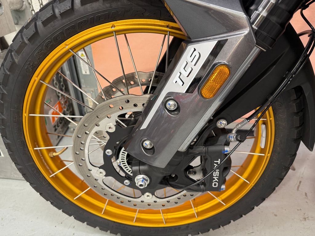 800 X Pro Lightweight (799cc) 2024