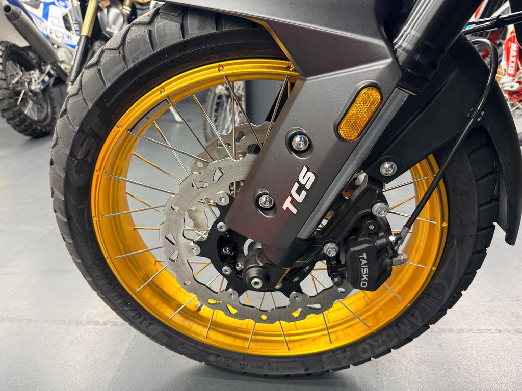 800X Adventure Touring (799cc) 2026