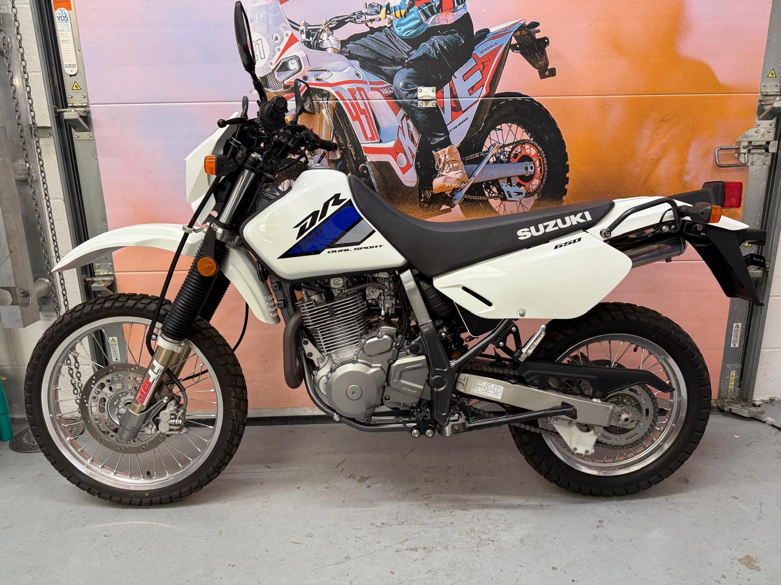 DR 650 Dual Sport (644cc) 2025