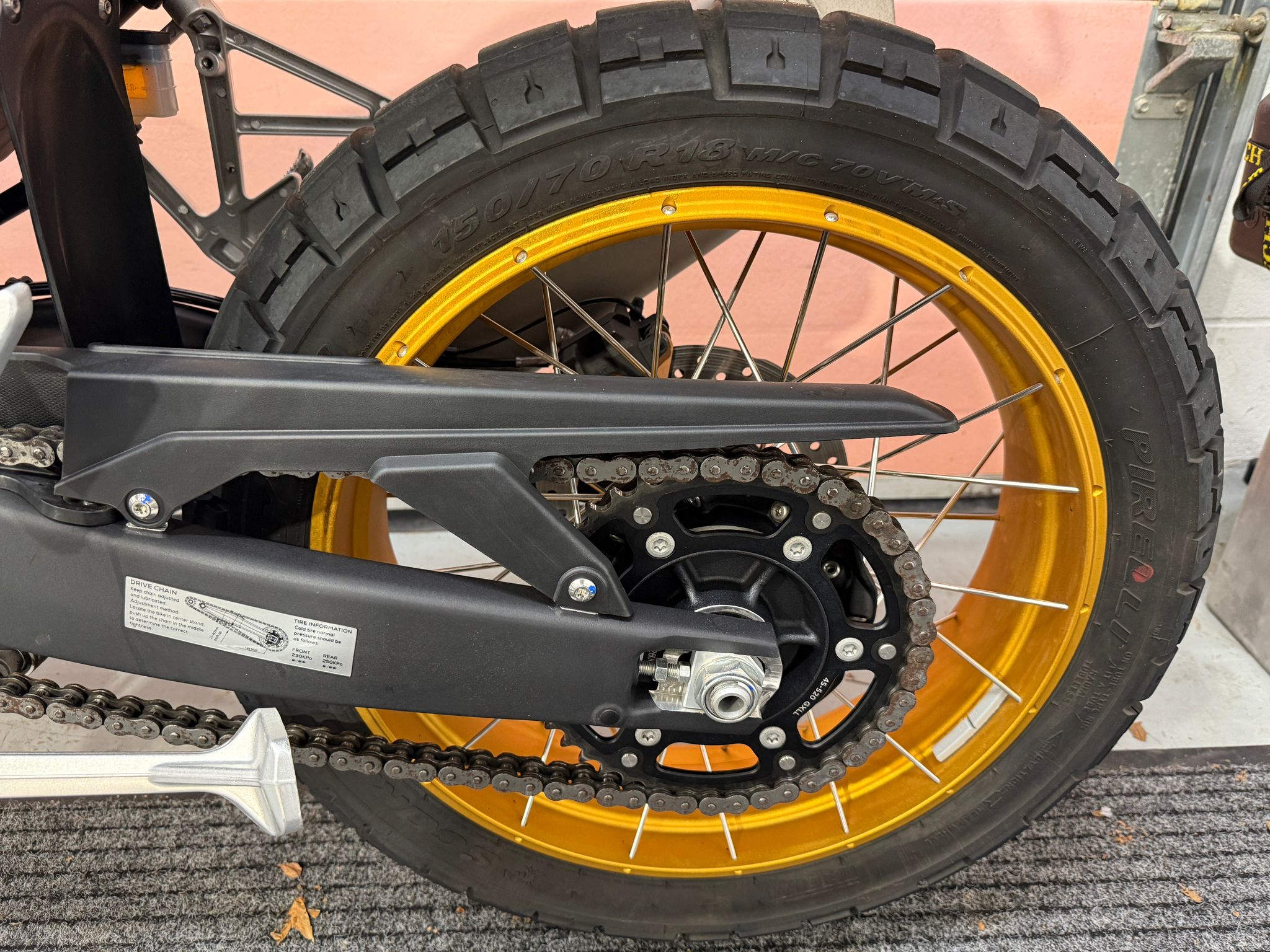 800 X Pro Lightweight (799cc) 2024