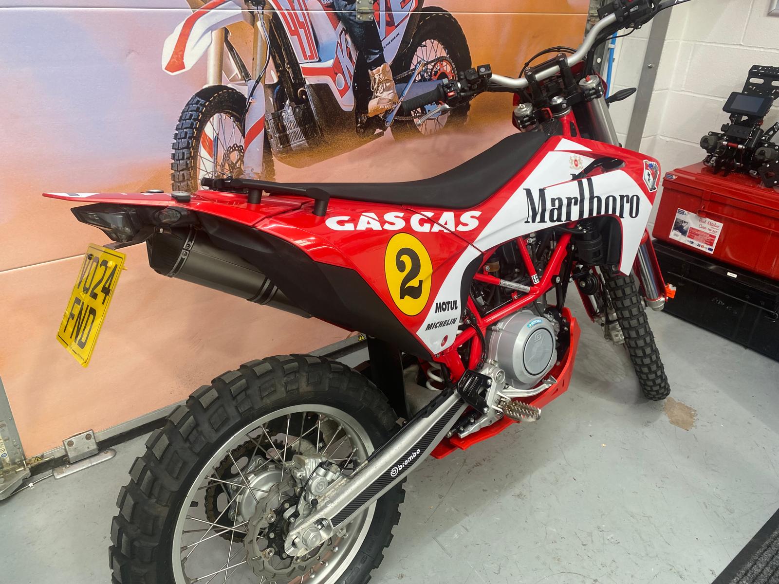 ES 700 Enduro (692cc) 2024