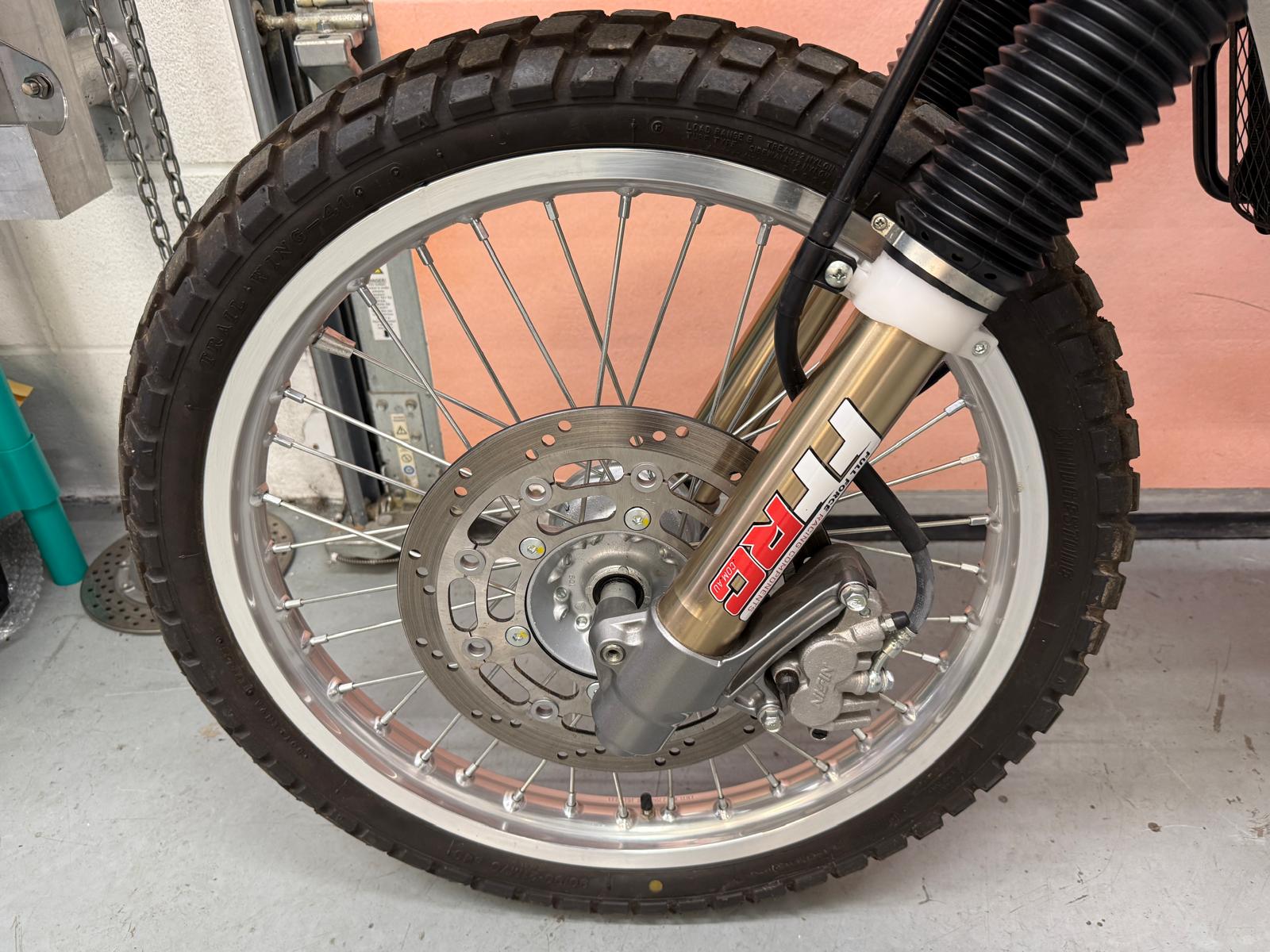 DR 650 Dual Sport (644cc) 2025