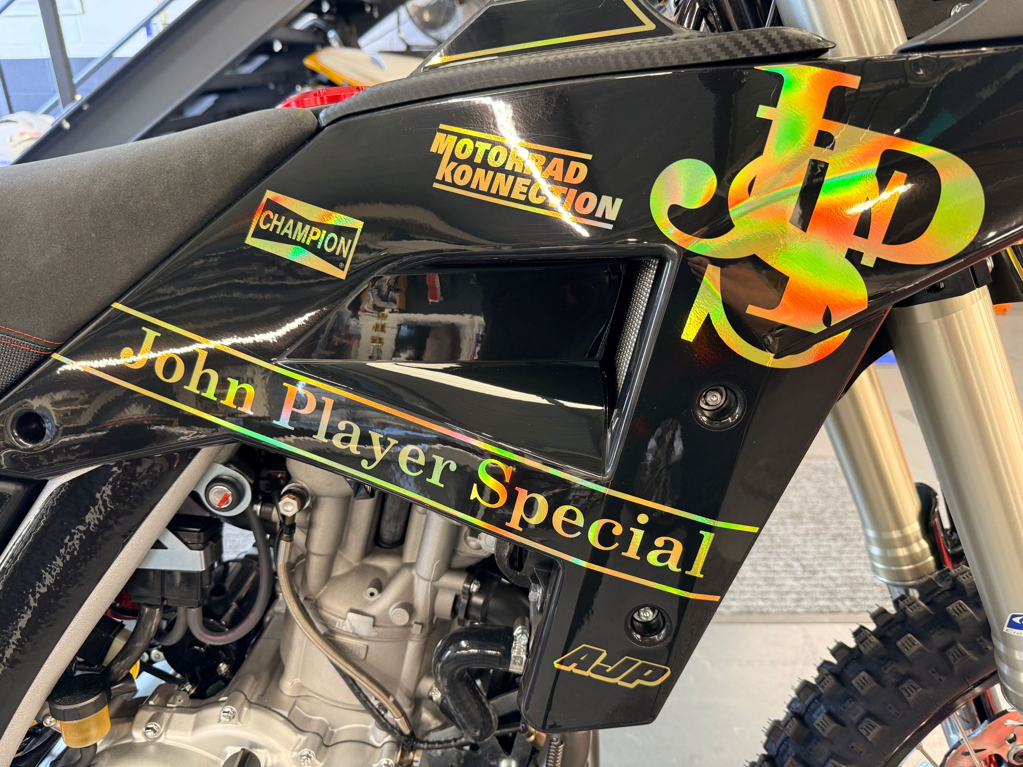 PR7 JPS Limited 1/10 Livery (650cc) 2026
