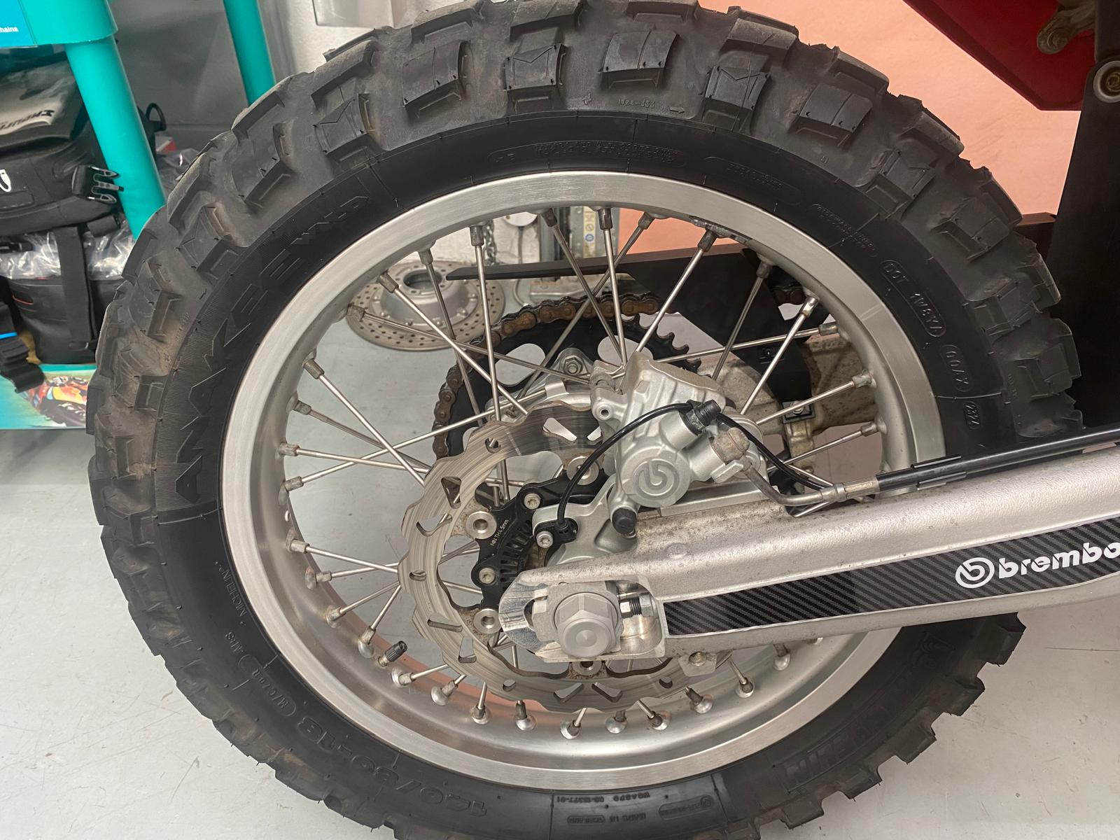 ES 700 Enduro (692cc) 2024