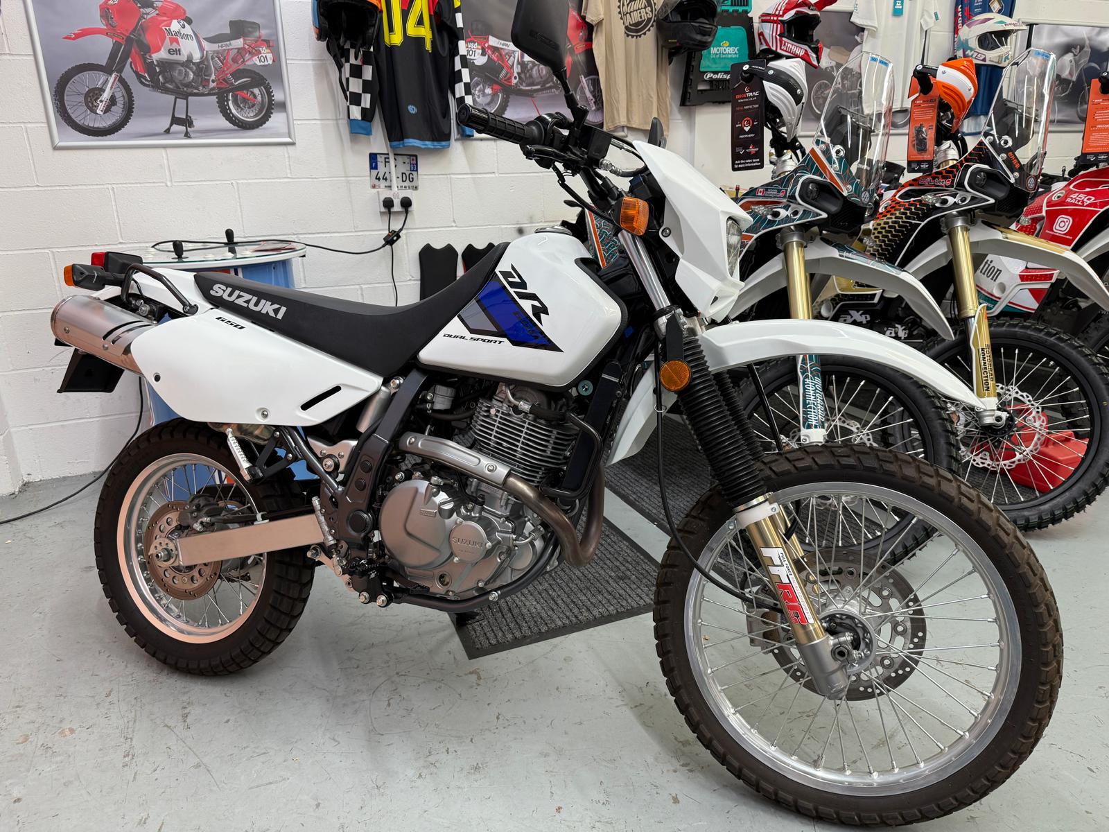 DR 650 Dual Sport (644cc) 2025