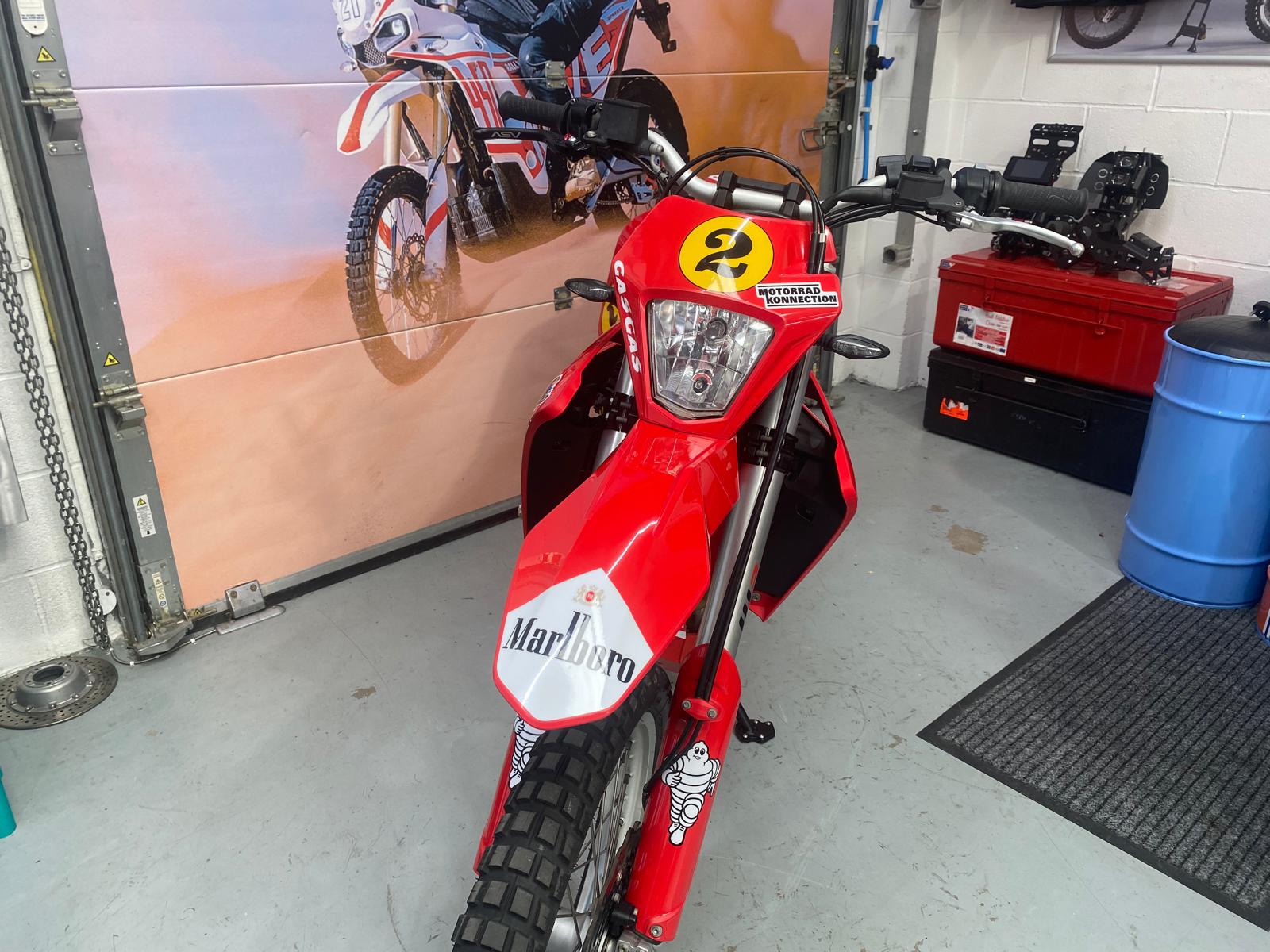 ES 700 Enduro (692cc) 2024