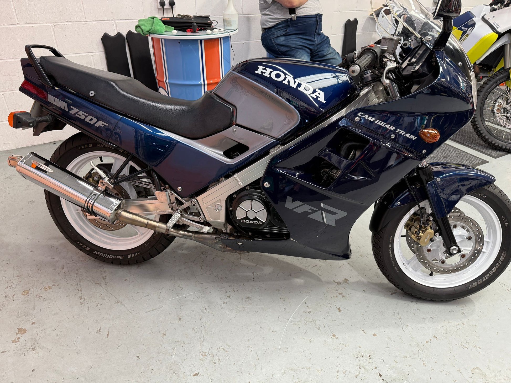 VFR 750 RC24 (748cc) 1987