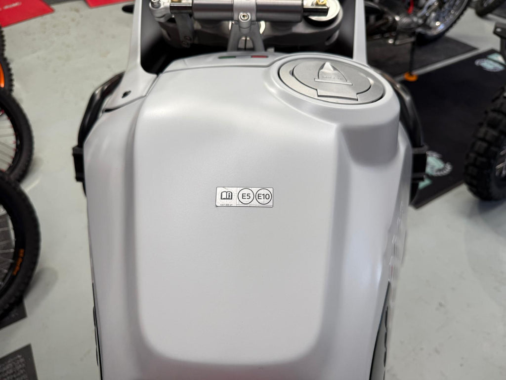 Desert X (937cc) 2023