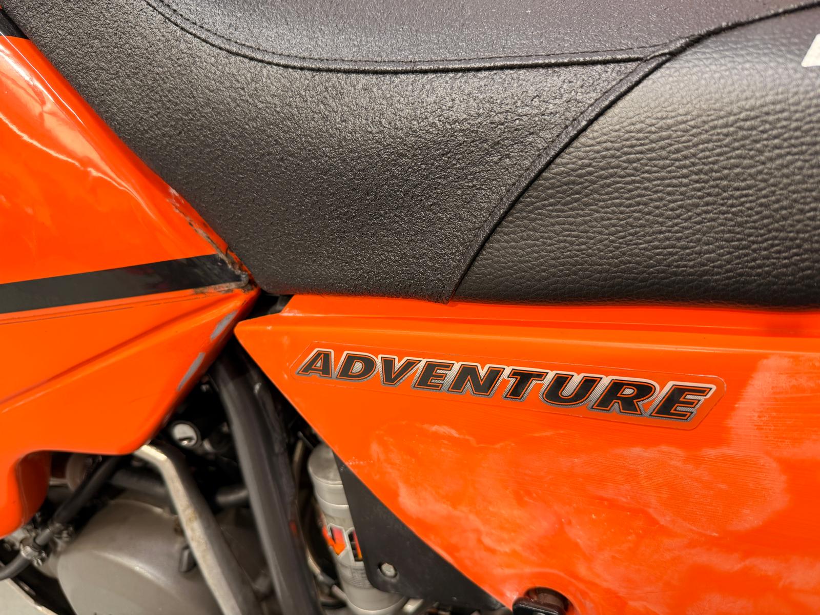LC4-E 640 Adventure (624cc) 2000