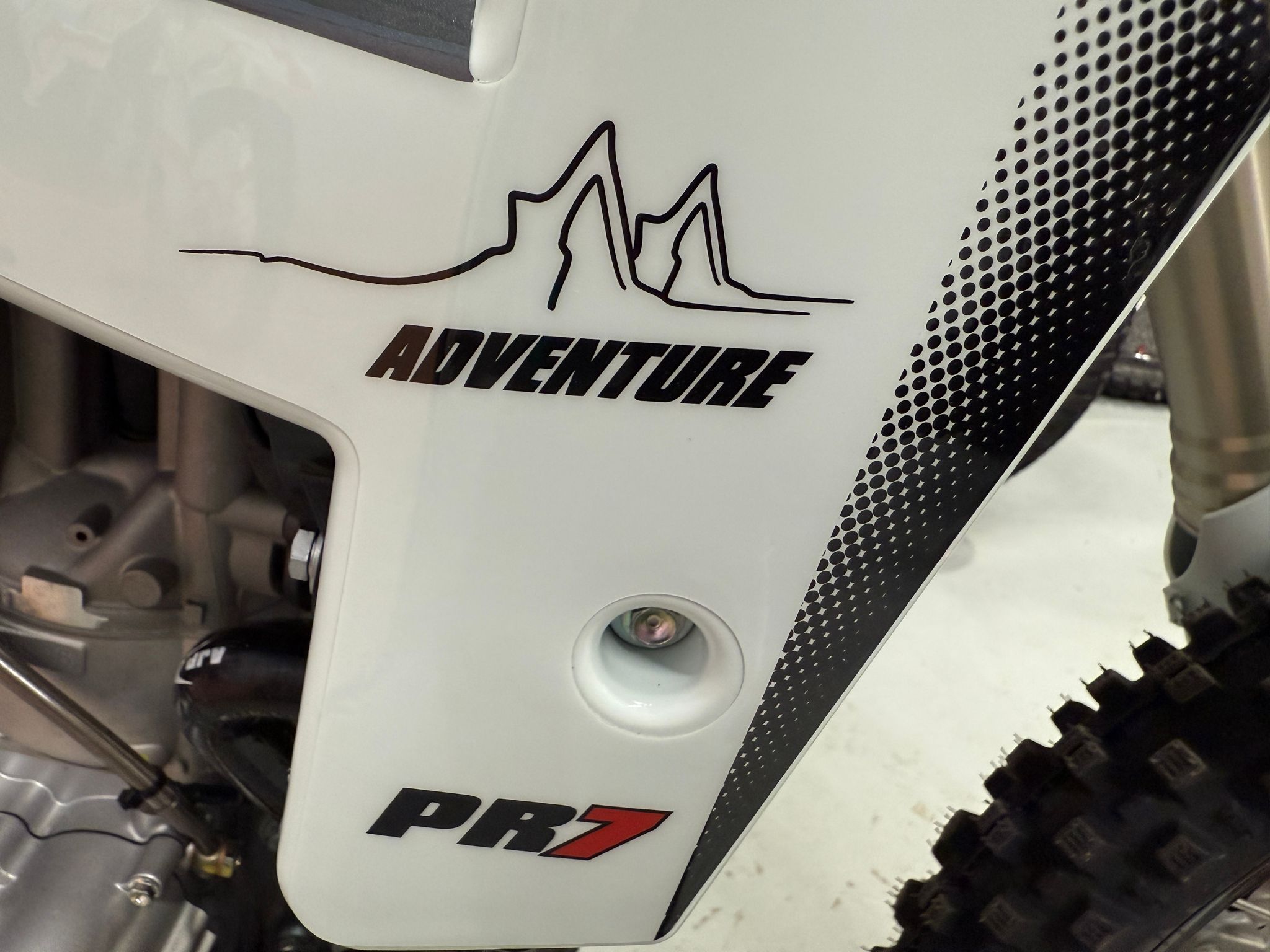 PR7 (650cc) 2025