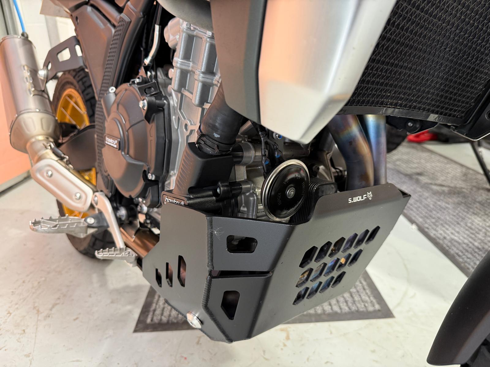 800X Adventure (799cc) 2024