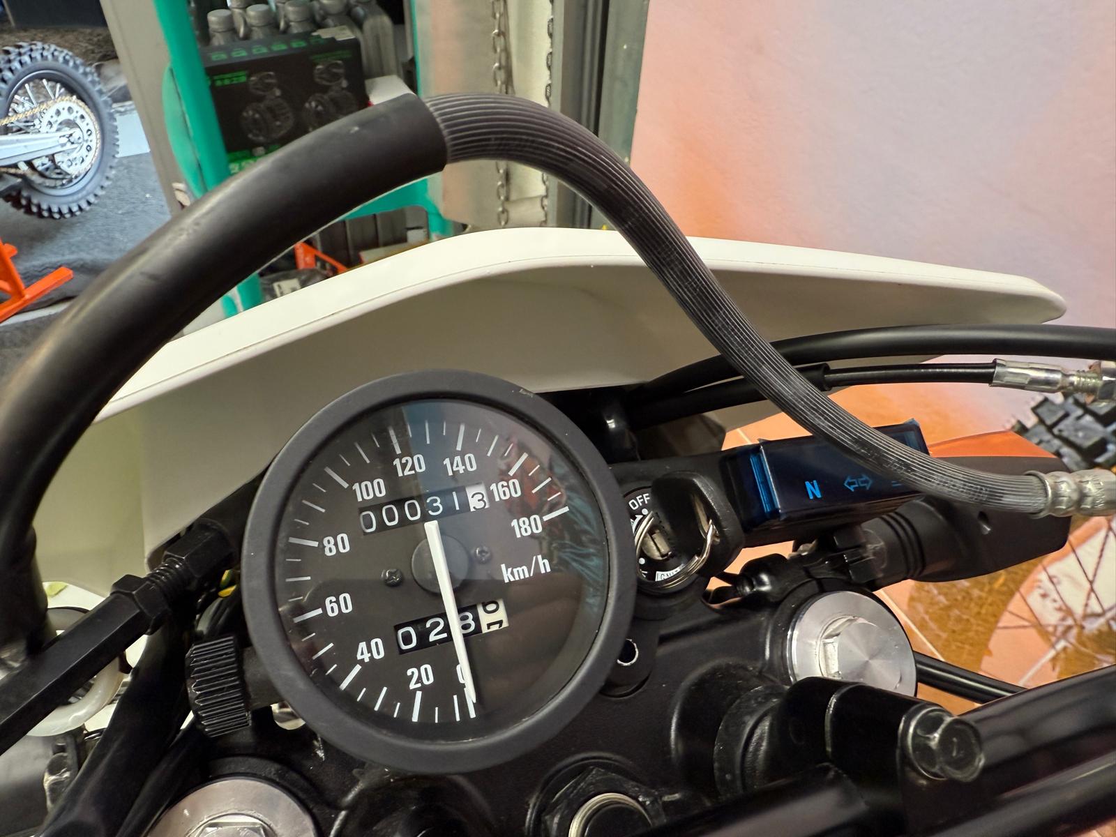 DR 650 Dual Sport (644cc) 2025