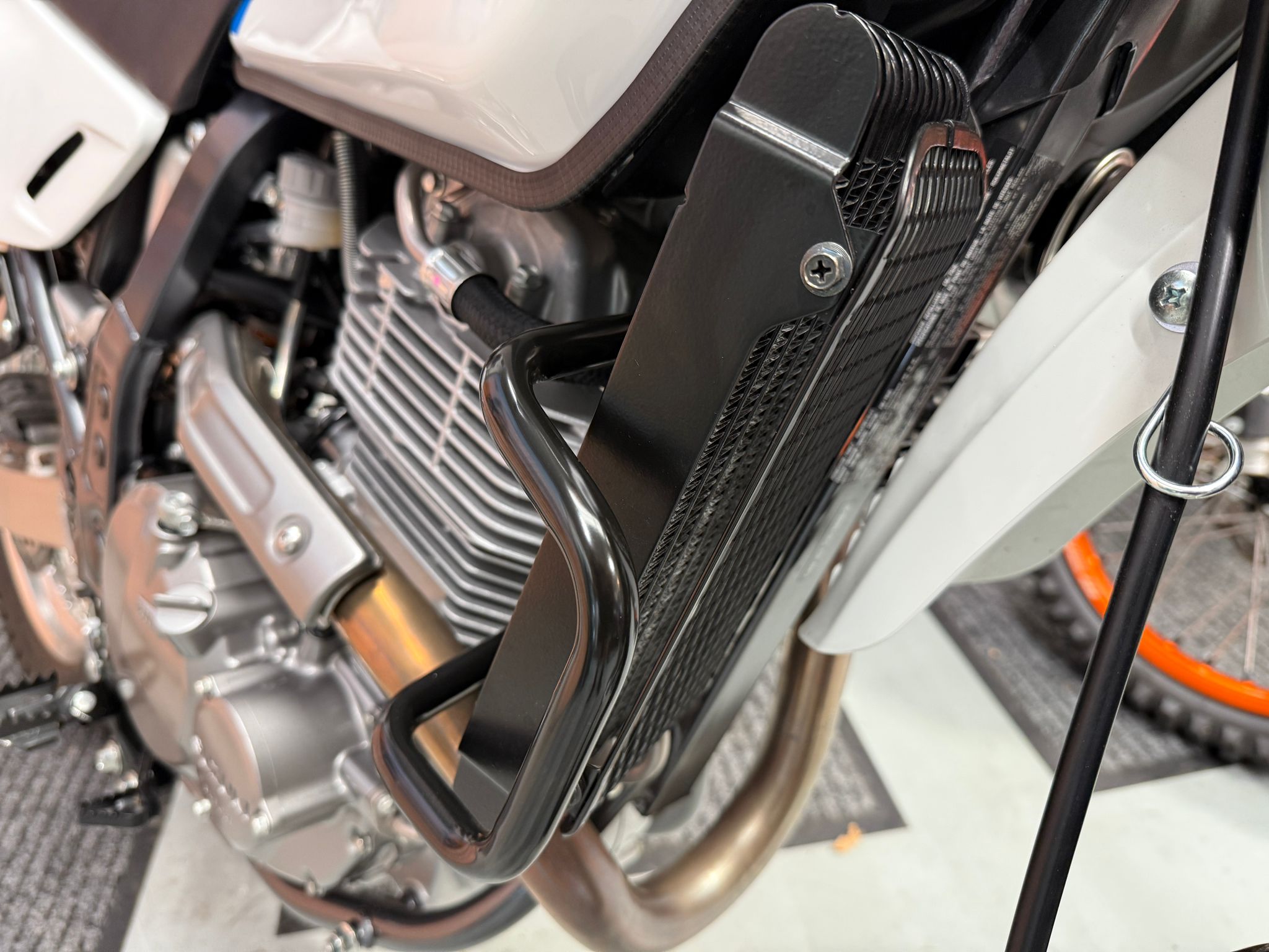 DR 650 Dual Sport (644cc) 2025