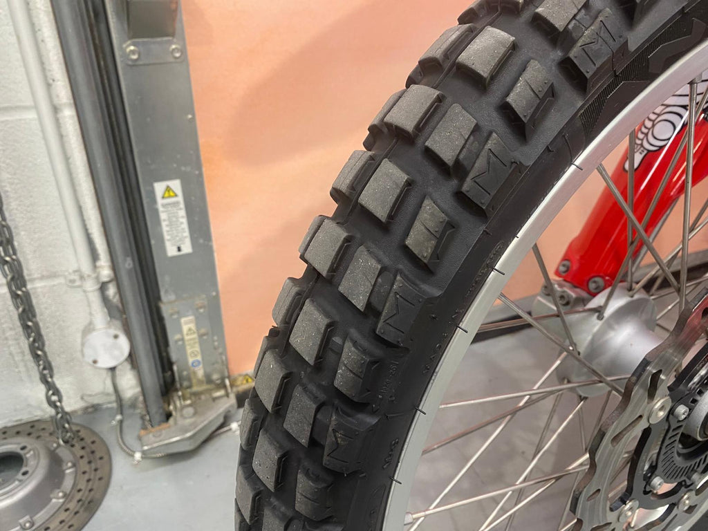 ES 700 Enduro (692cc) 2024