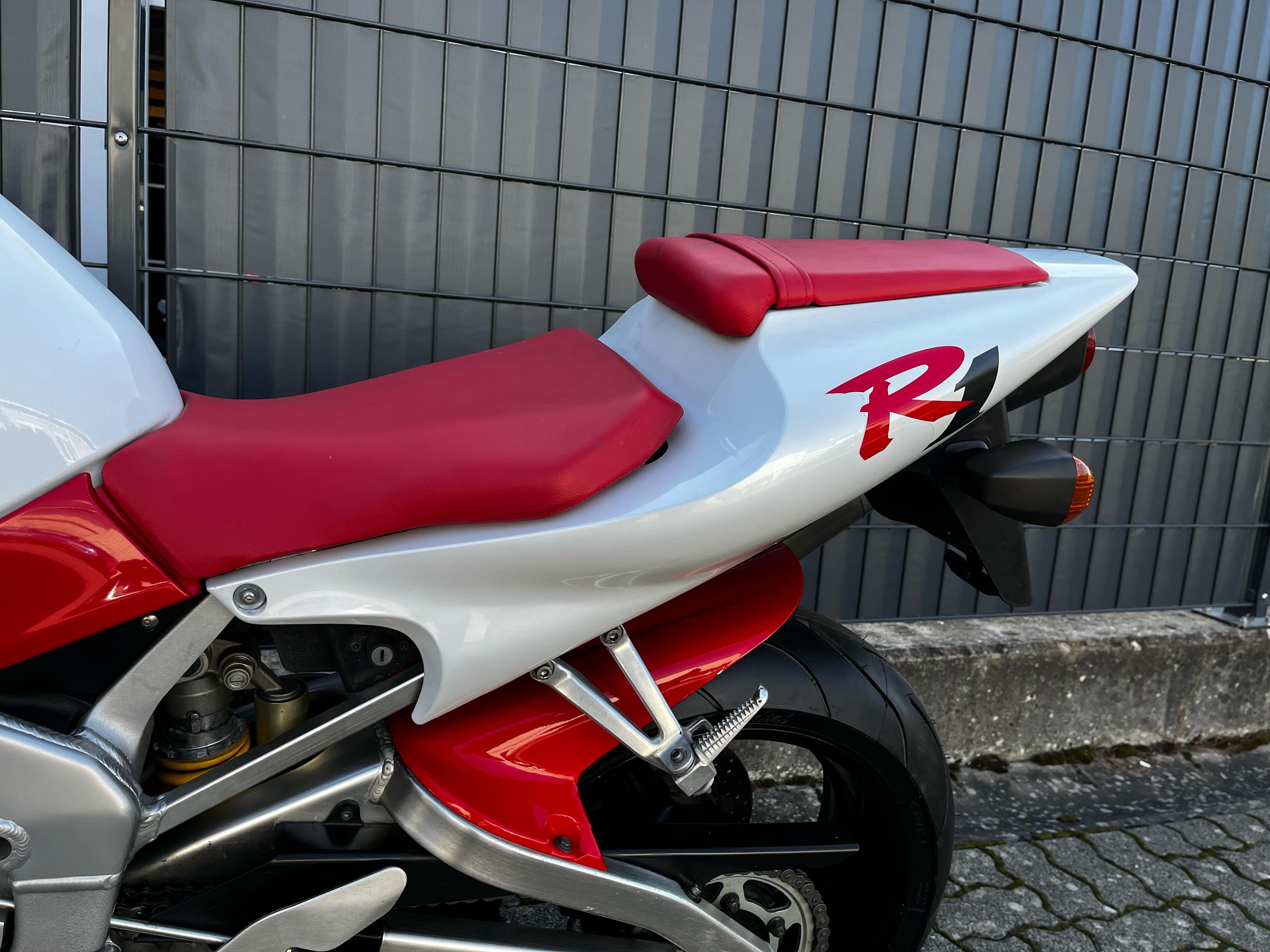 YZF - R1 (998cc) 1998