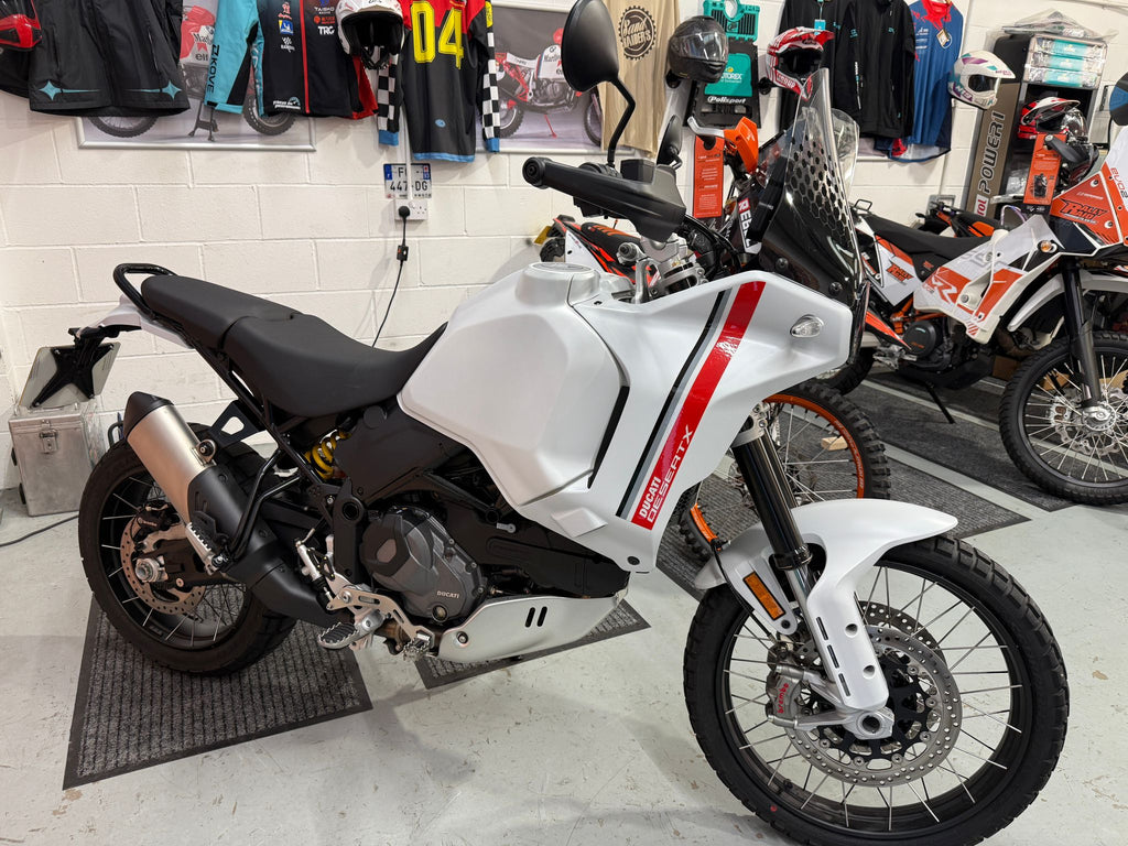 Desert X (937cc) 2022