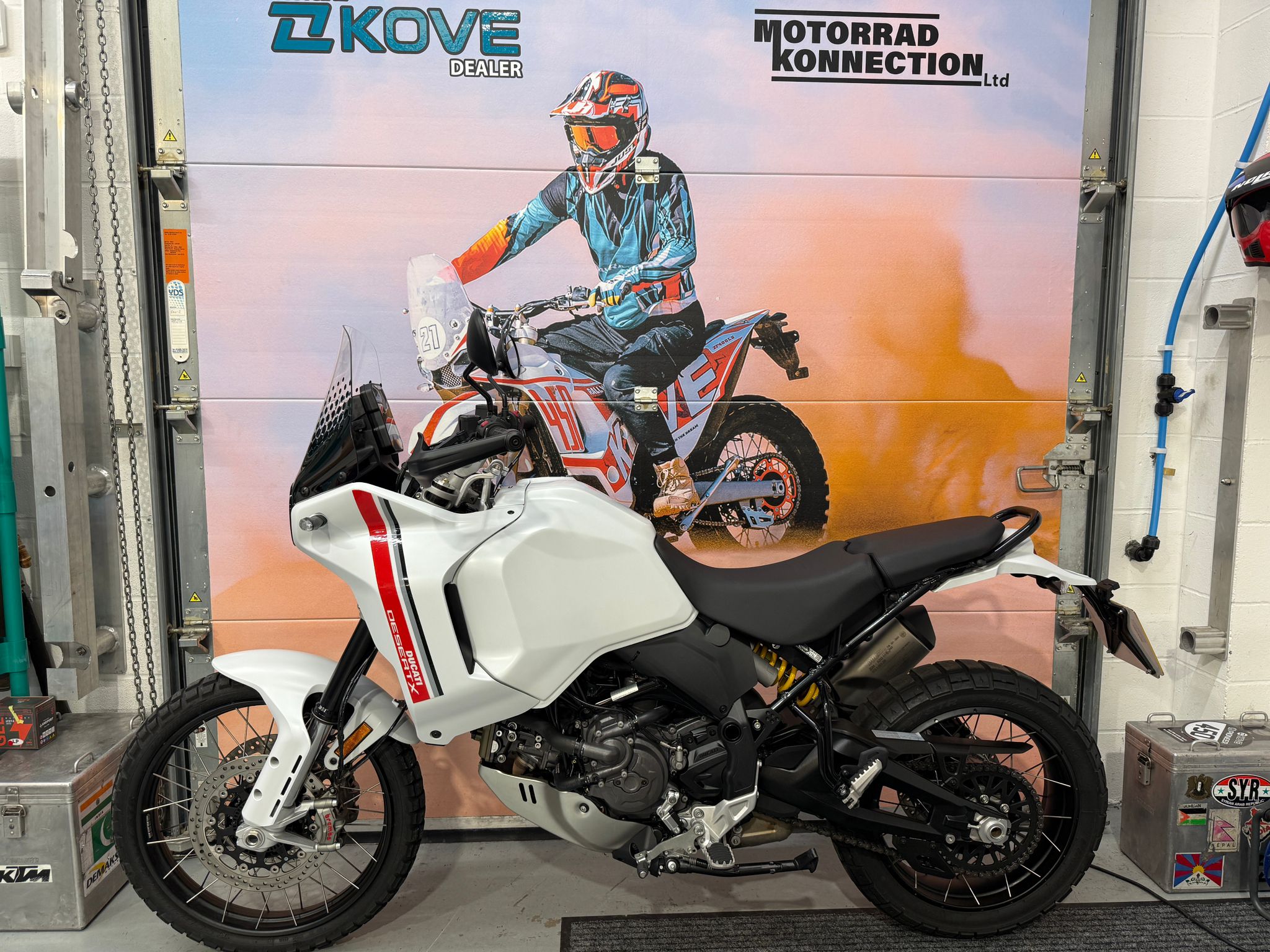 Desert X (937cc) 2022
