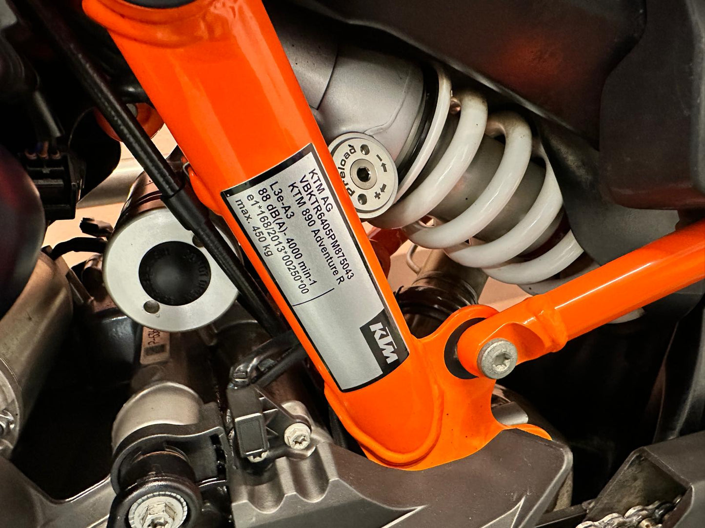 890 Adventure R (889cc) 2023