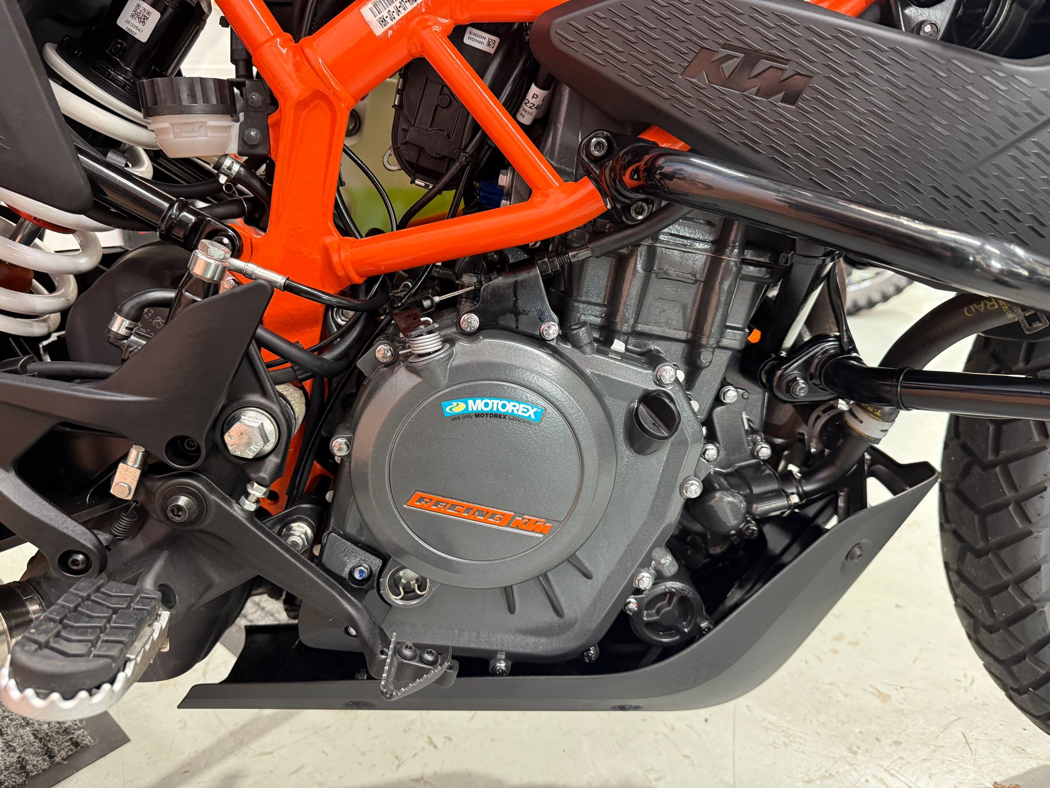 390 Adventure Touring X (399cc) 2024