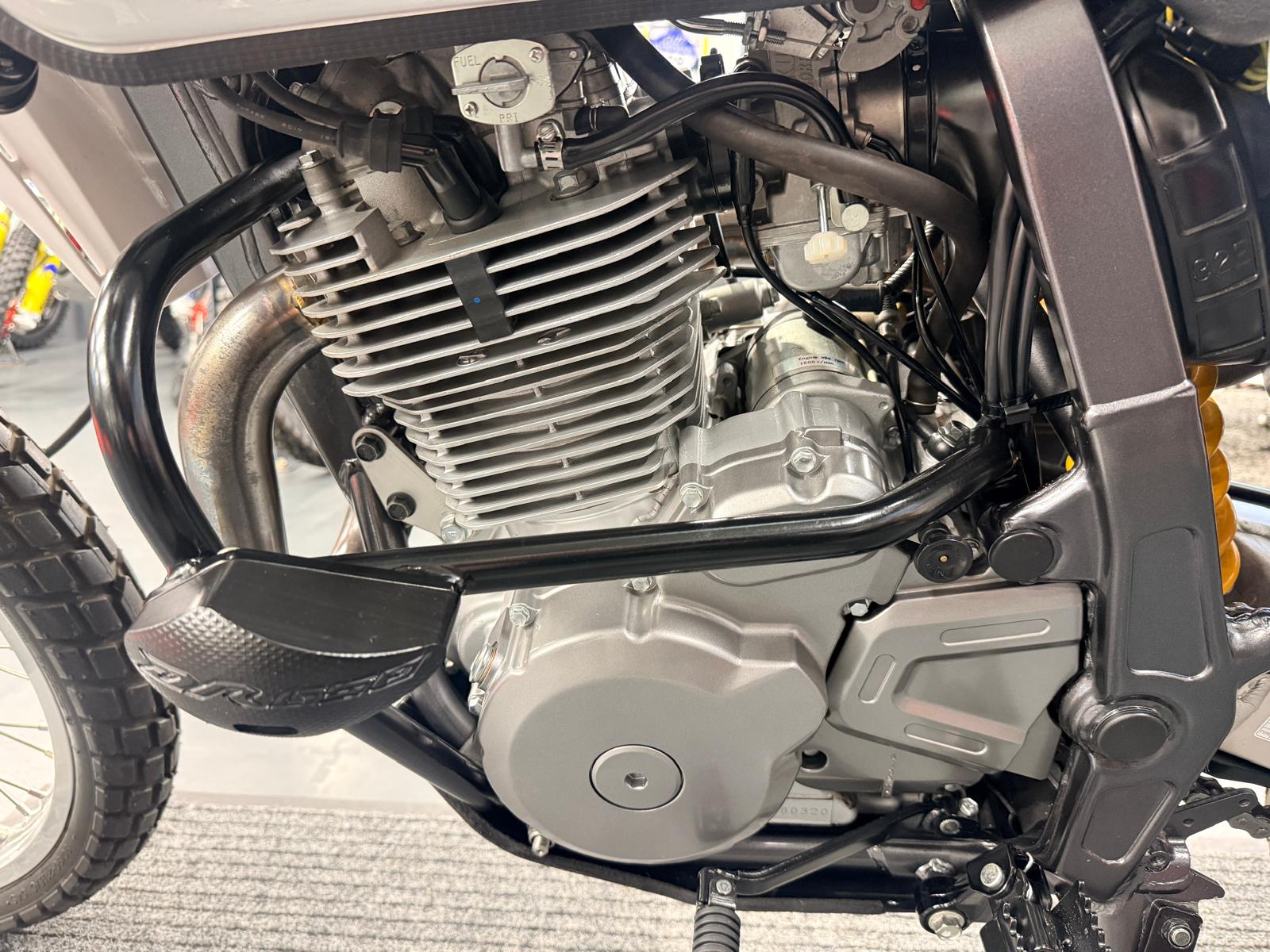 DR 650 Dual Sport (790cc) 2025