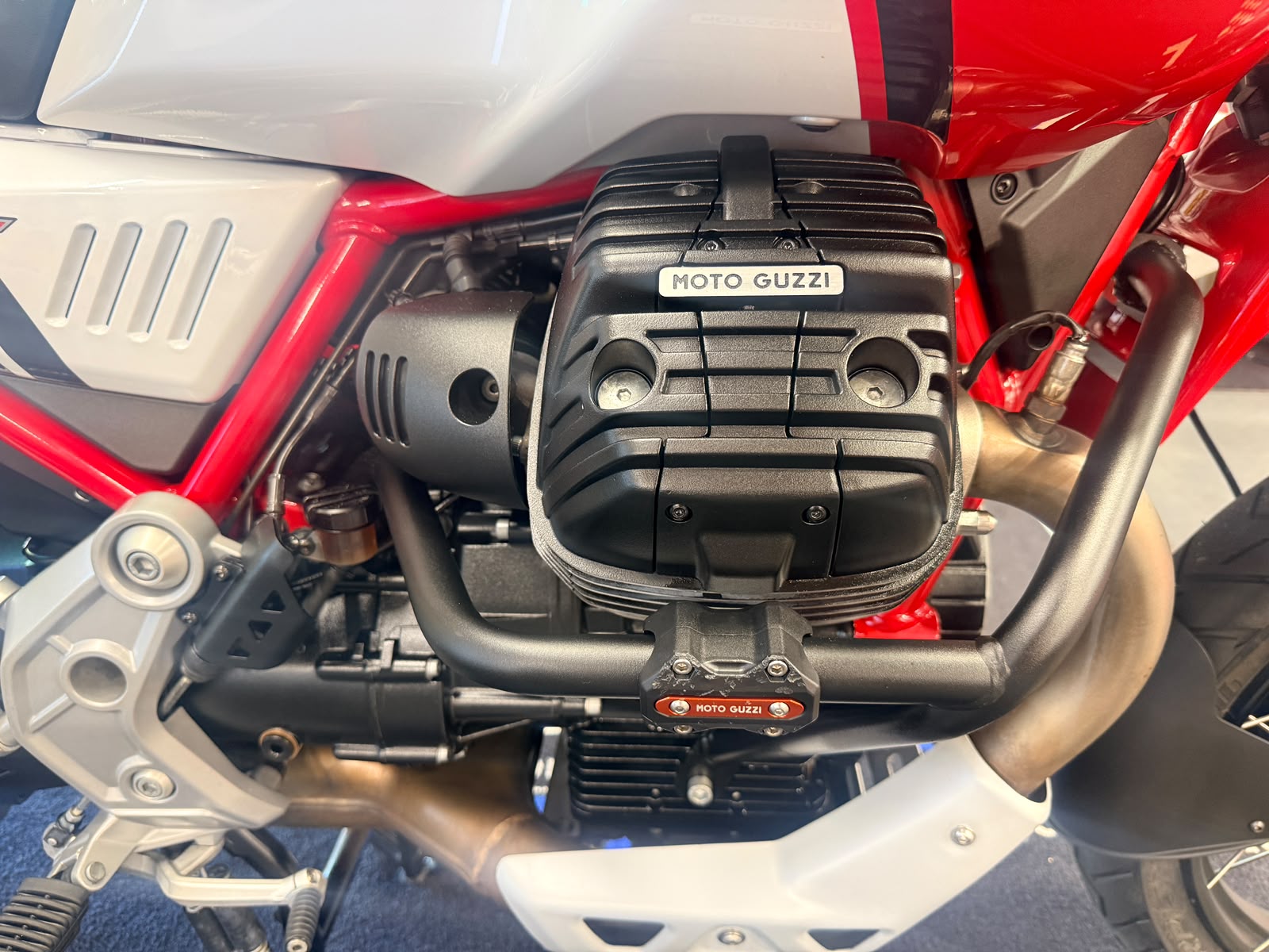 V85 TT (853cc) 2023