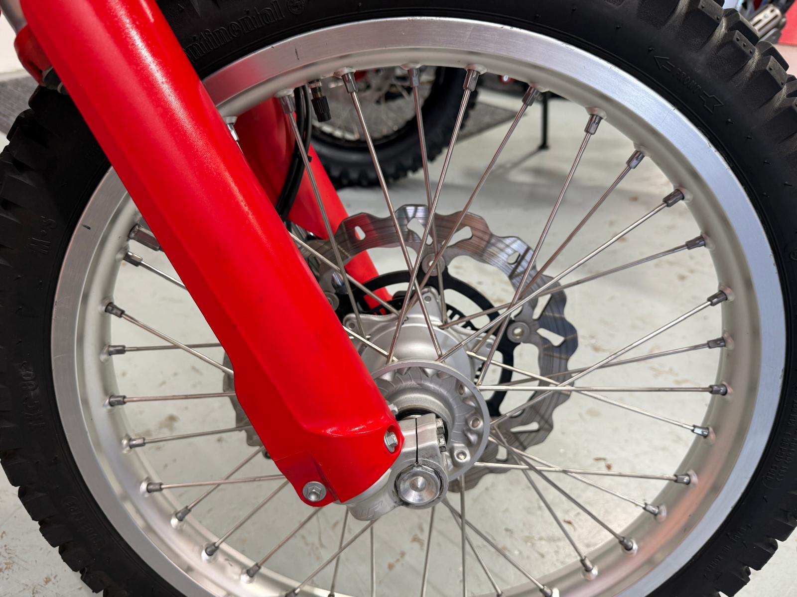 ES 700 Enduro (692cc) 2024