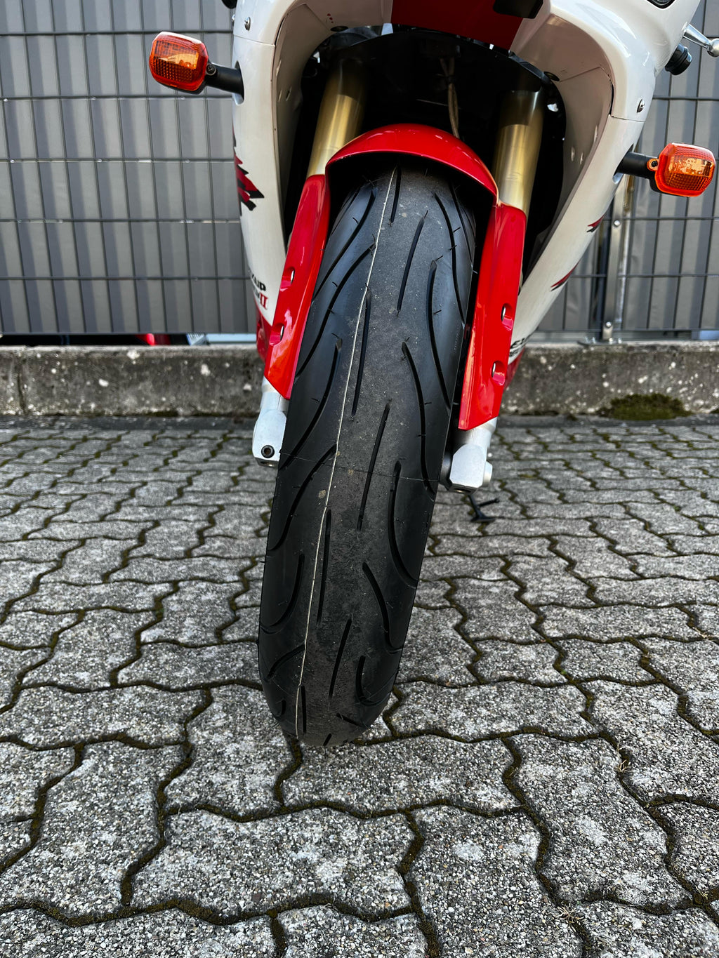 YZF - R1 (998cc) 1998