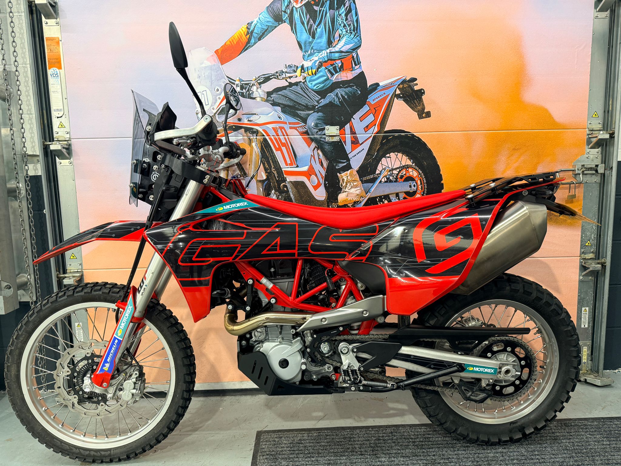 ES 700 Enduro (692cc) 2025
