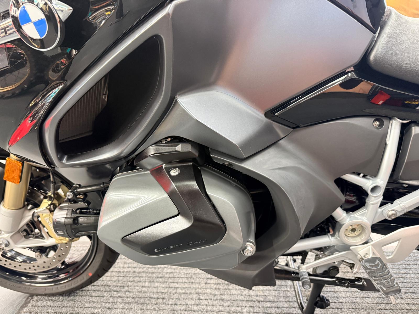 R1250 RT SE Triple Black (1254cc) 2023