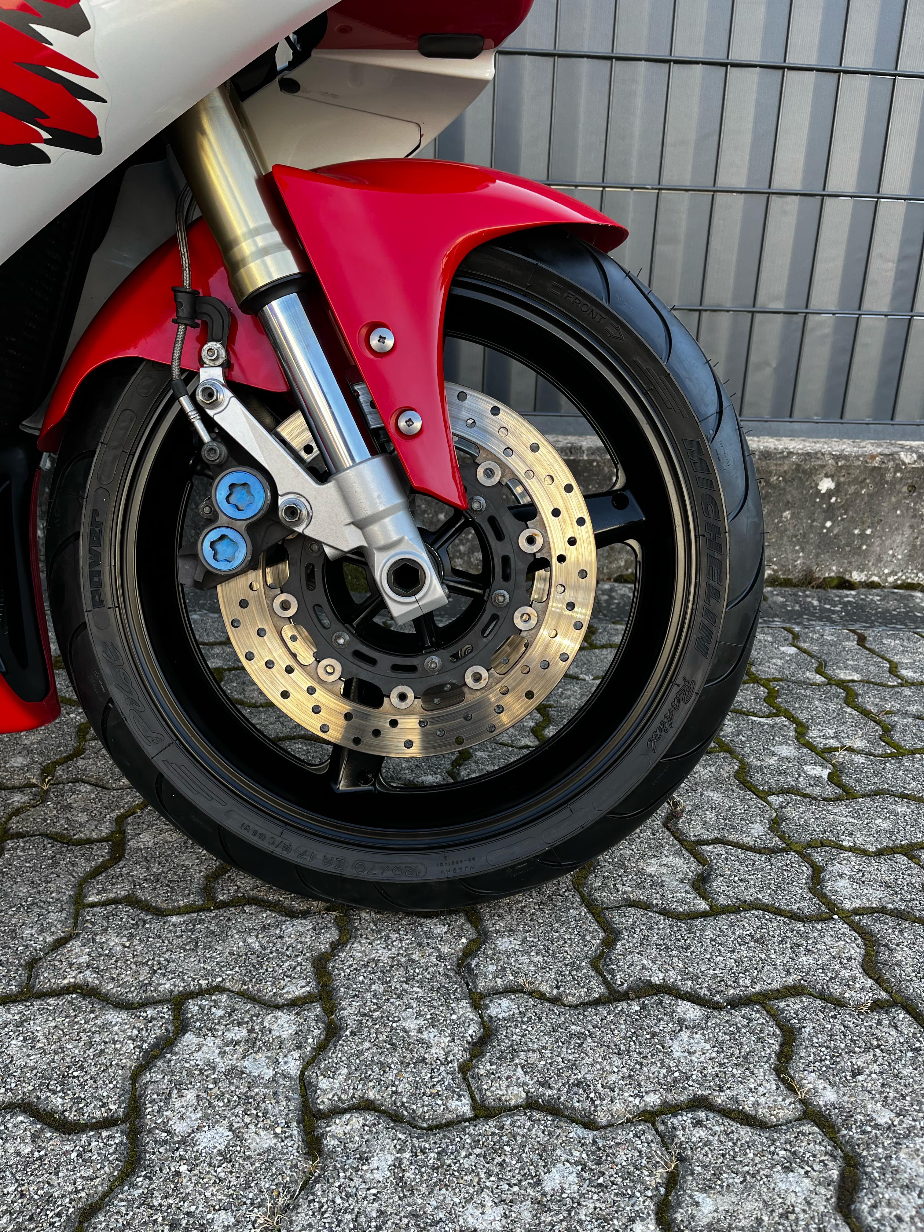 YZF - R1 (998cc) 1998