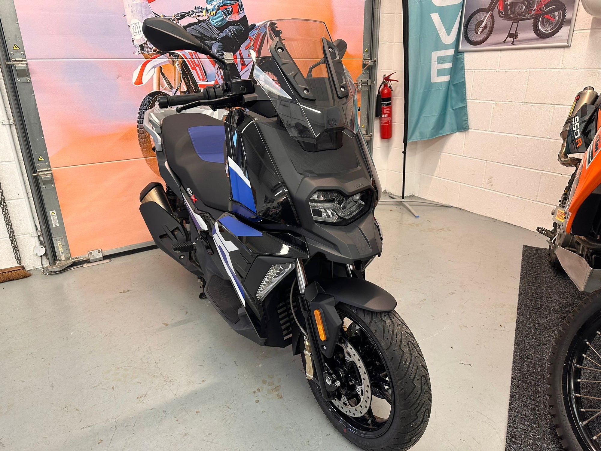 C400 X SE (350cc) 2021