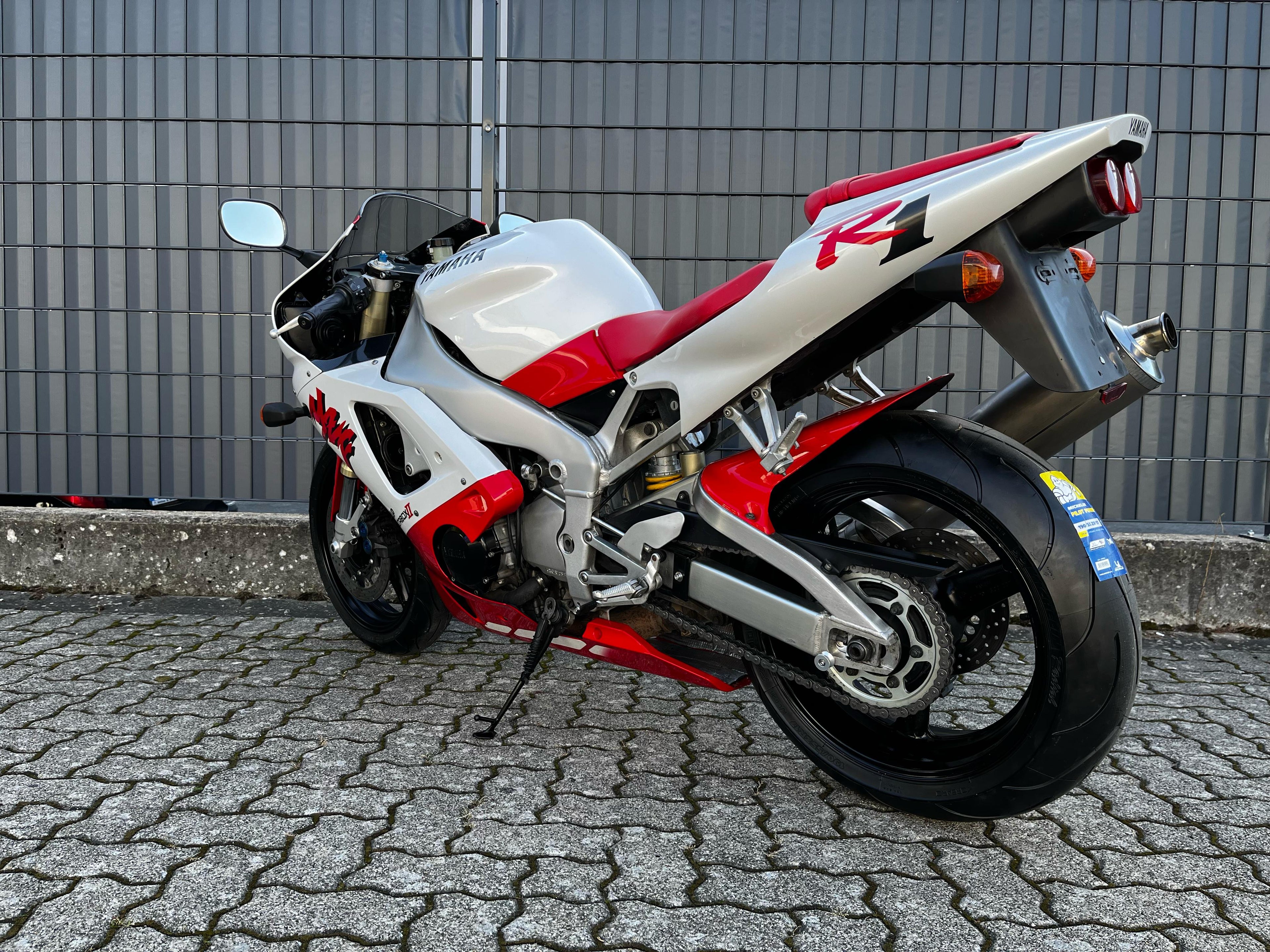 YZF - R1 (998cc) 1998