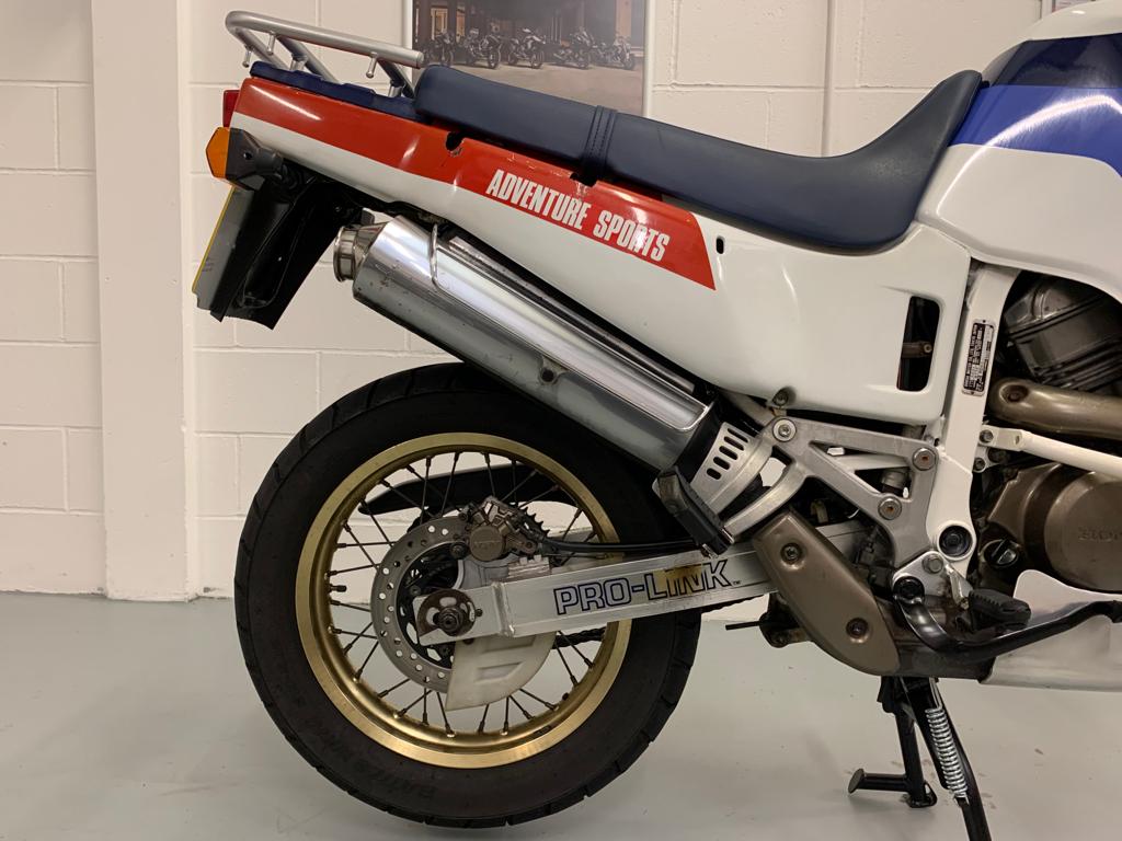 RD03 XRV650 AFRICA TWIN (647cc) 1988