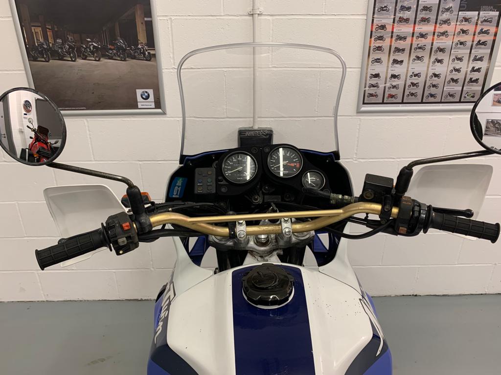 RD03 XRV650 AFRICA TWIN (647cc) 1988