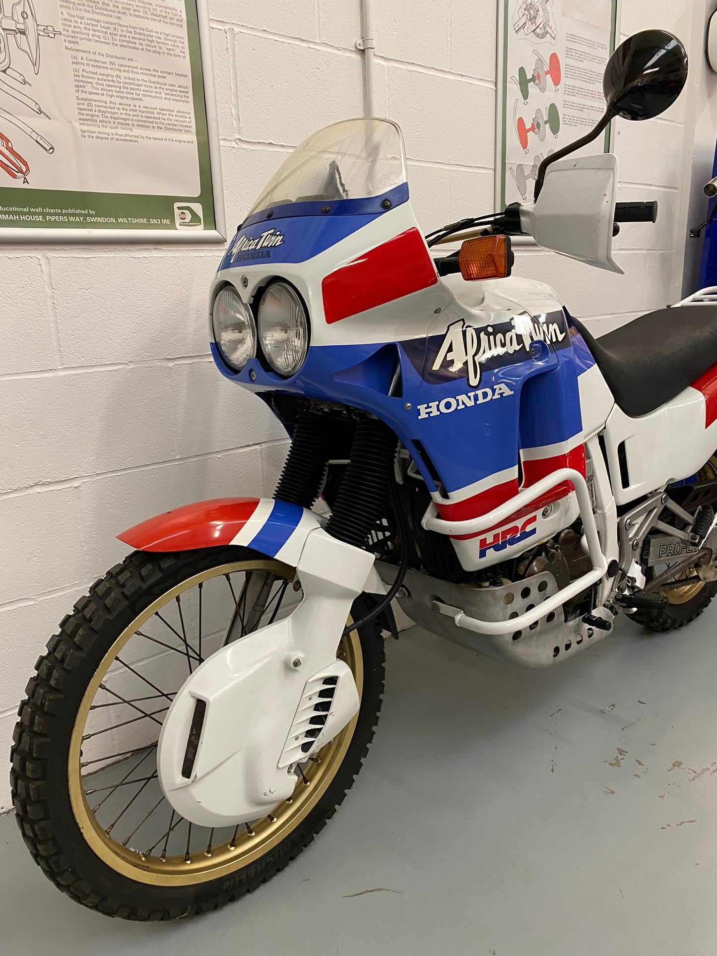 RD03 XRV650 AFRICA TWIN (647cc) 1989