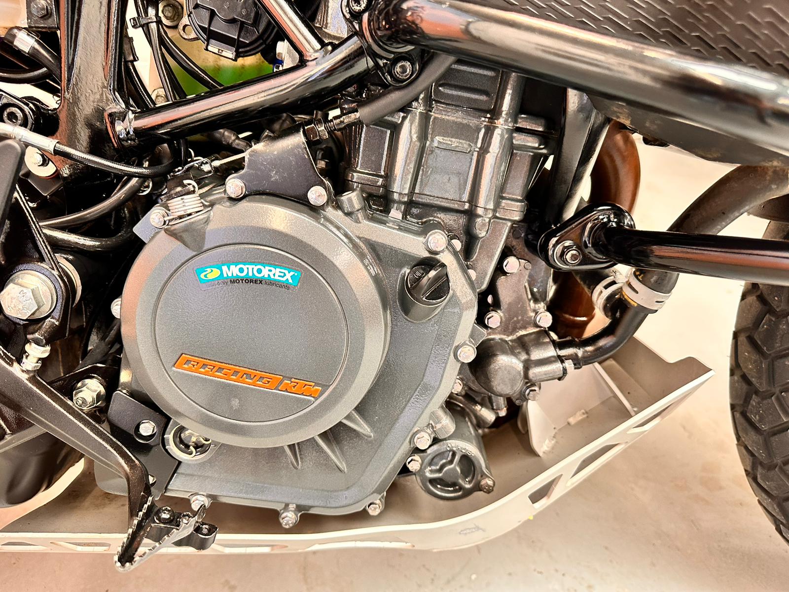 390 Adventure (373 cc) 2020